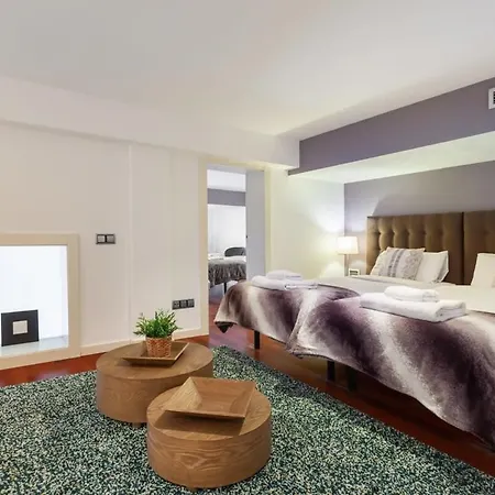 3bedroom Duplex With Balcony In Plaza Cataluna *