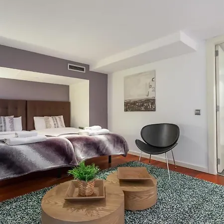 3bedroom Duplex With Balcony In Plaza Cataluna Apartamento *